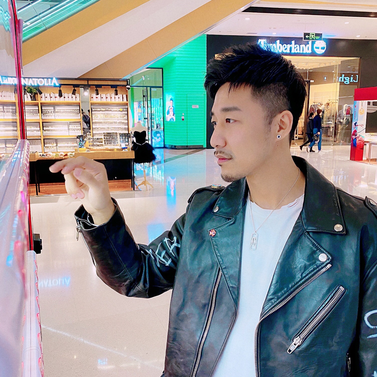 💎王翼正在映客直播